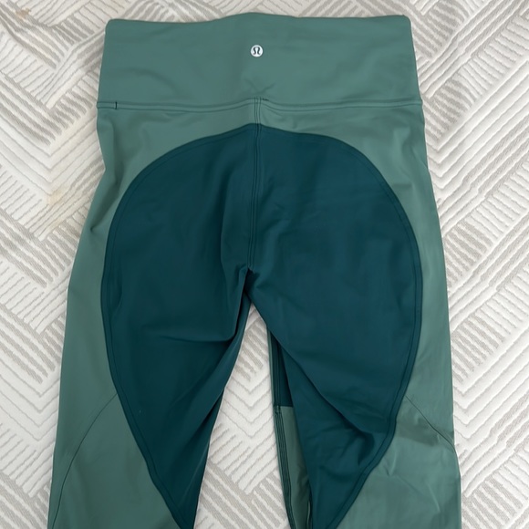 Lululemon leggings size 8 full length - Picture 2 of 3